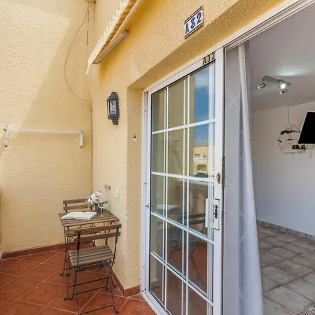 A-32 Arenas Apartment *